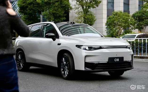 年轻家庭20万级豪车，10万惊喜价引热议