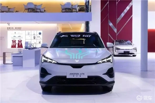 极狐新阿尔法T5：12万级高性价比实用SUV