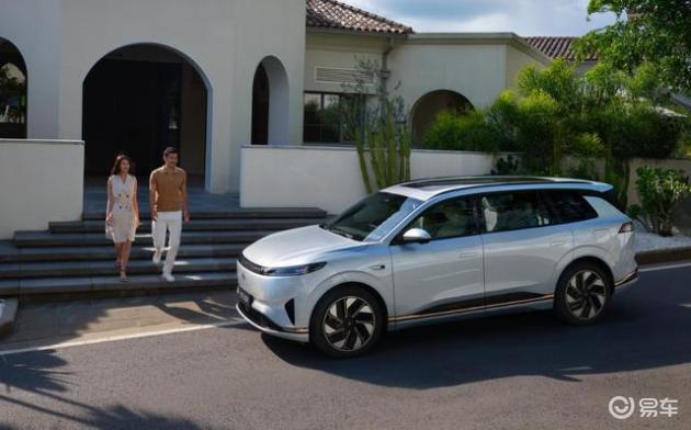 20万内,家庭首选6座SUV:eπ008不容错过