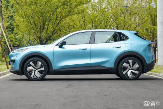 15万买混动SUV:零跑C10对比