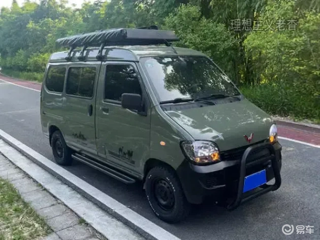 五菱面包车变身经济露营床车，轻松打造移动休息空间