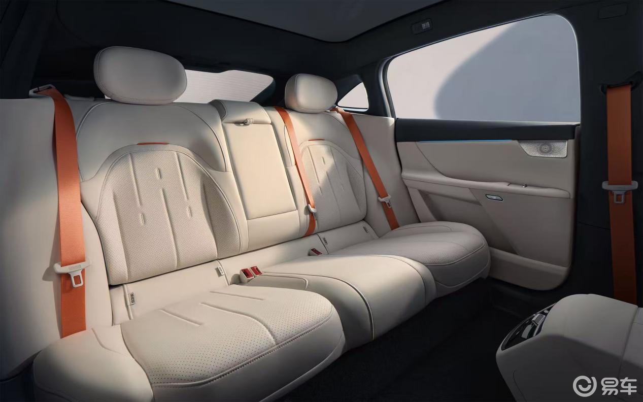 15万级热门纯电轿车大对战,懂车的年轻人都选这个爆款!