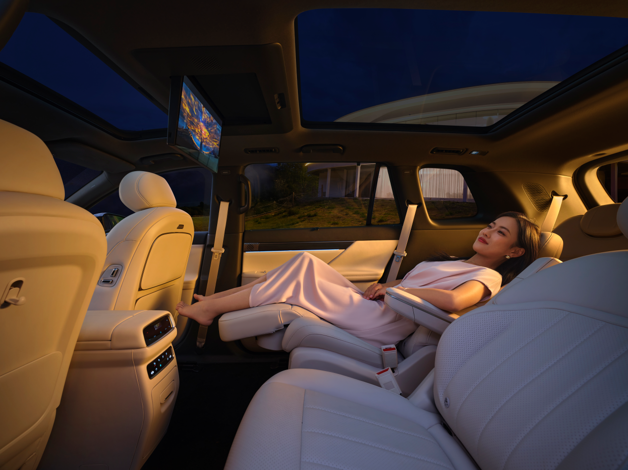 2026款东风奕派eπ008六座版与零跑C16多维对比