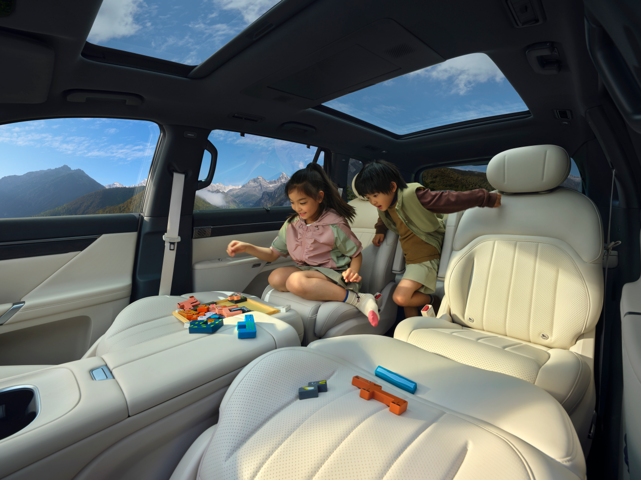 2026款东风奕派eπ008六座版与零跑C16多维对比