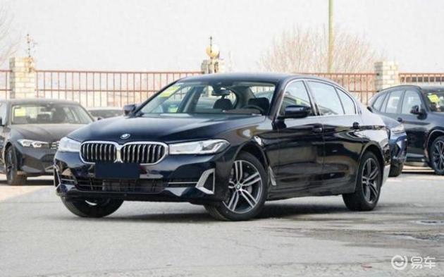 宝马530与蔚来ET7体验：40万级豪华车差异显著