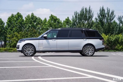 路虎皇家一号 全部在售 2020款 2019款 2018款 2017款成都路虎皇家一号最高降40万 欢迎前来试驾
