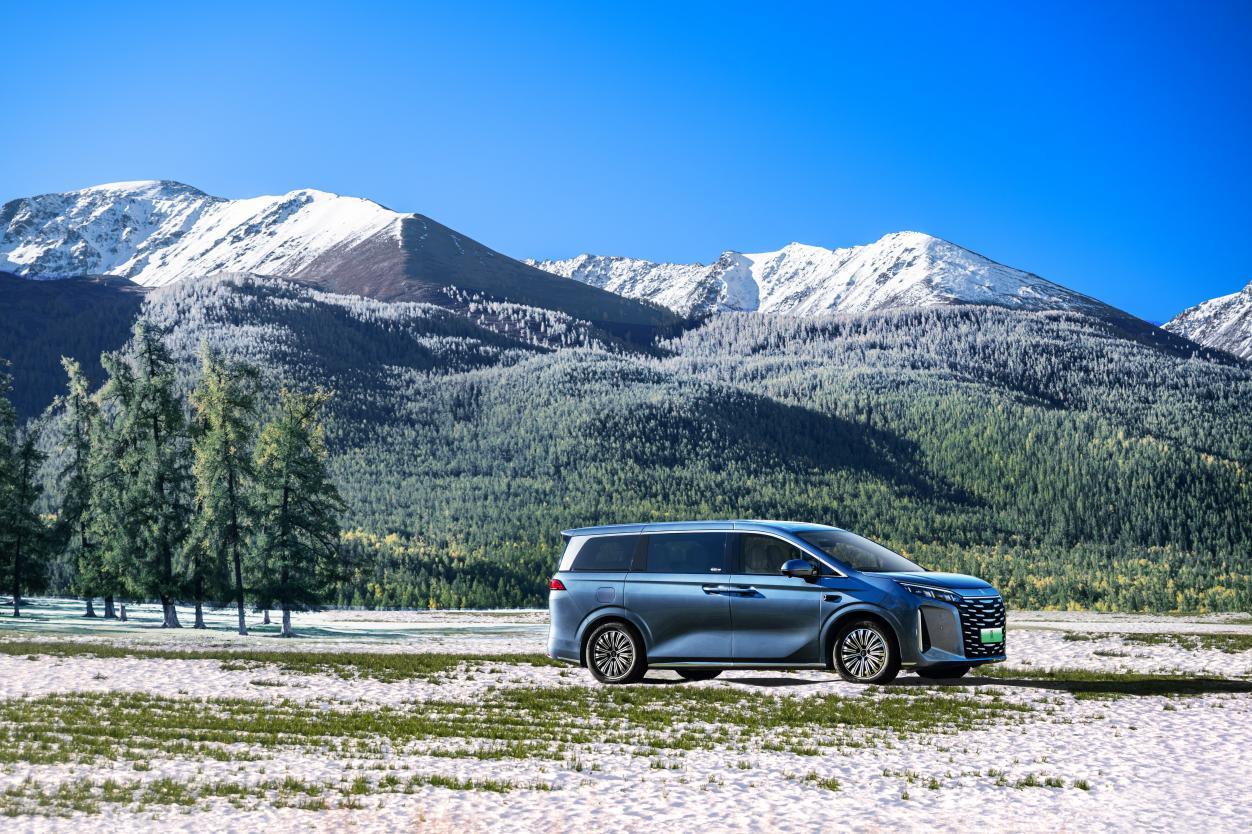 比亚迪2026款夏上市19.68万起解锁“家庭头等舱”