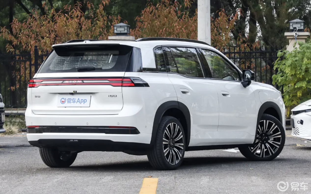 10-15万级纯电SUV对决!埃安i60总是“多一点”