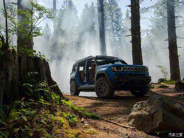 Jeep Recon纯电越野车发布 0-100km/h加速3.6秒 还能攀岩