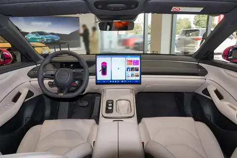 小米SU7养车成本实测：年均877元，电车保养真能省出油费？